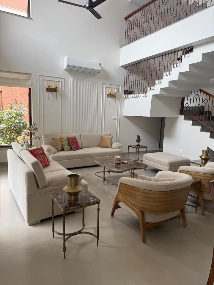 Living room image 3