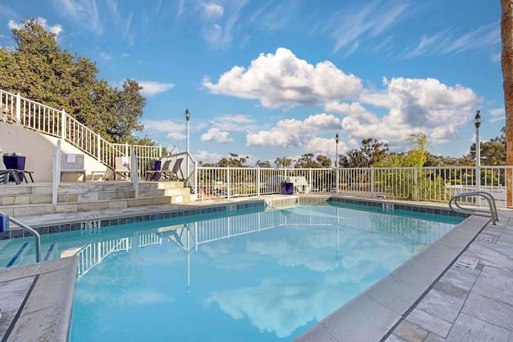 2-room King Suite | 0.5 Miles To Doheny Beach - San Juan Capistrano, CA