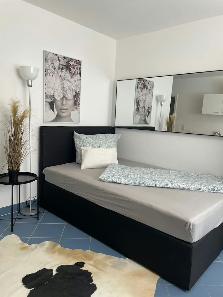 Bright Furnished Apartment In Munich-hadern | Tram - München