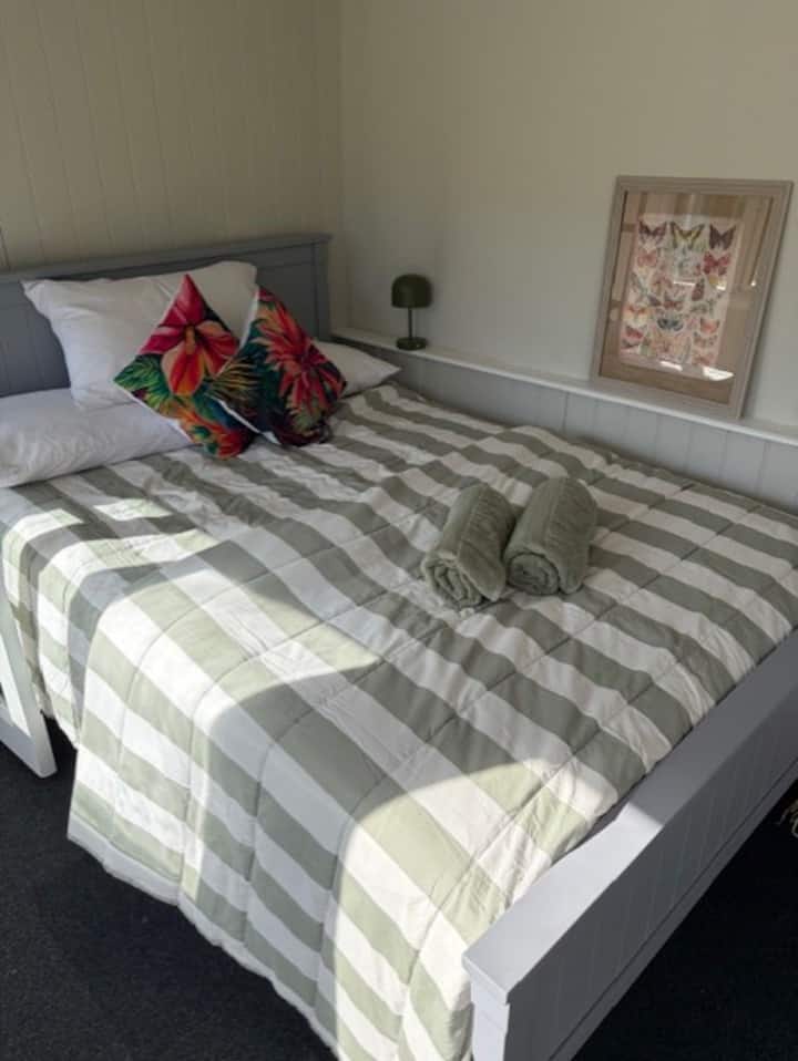 The Perfect Little Cotswold Garden Retreat - Cotswolds