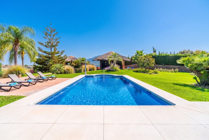 Cubo's La Colina Coin Apartment & Pool - Coín