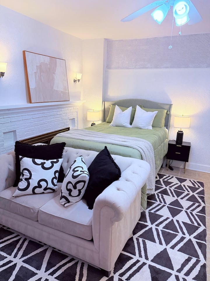 Chevy Chase Basement Suite - Bethesda, MD