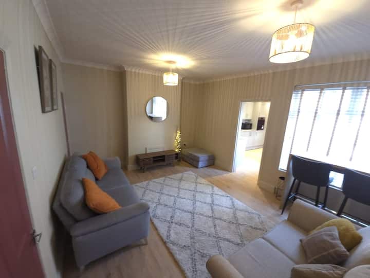 3-bed, 2-bath Property Close To Central Lincoln. - Lincoln