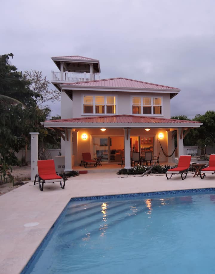 Tower House At Aurora 
Beach - Placencia