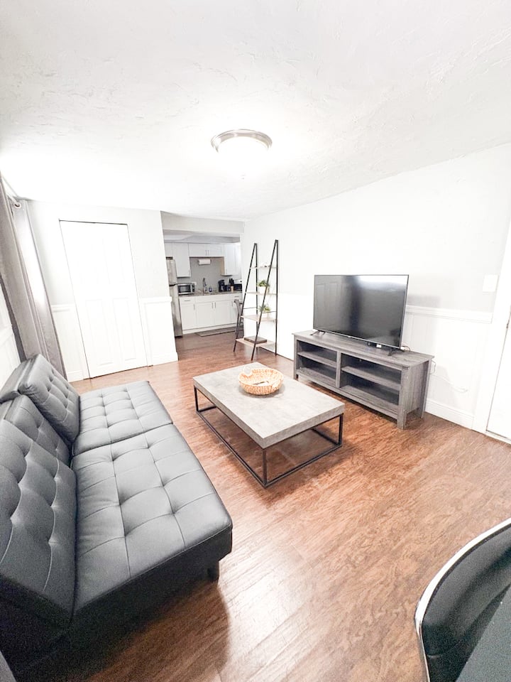 Lovely Ground Floor Apartment - St. Petersburg, FL