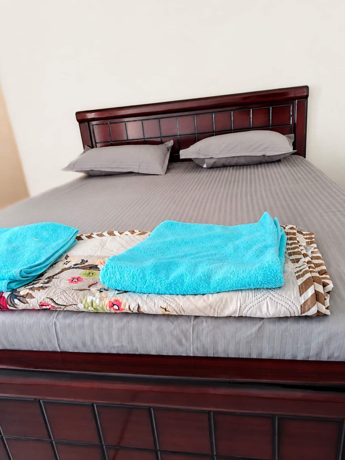Bedroom 1 image 7