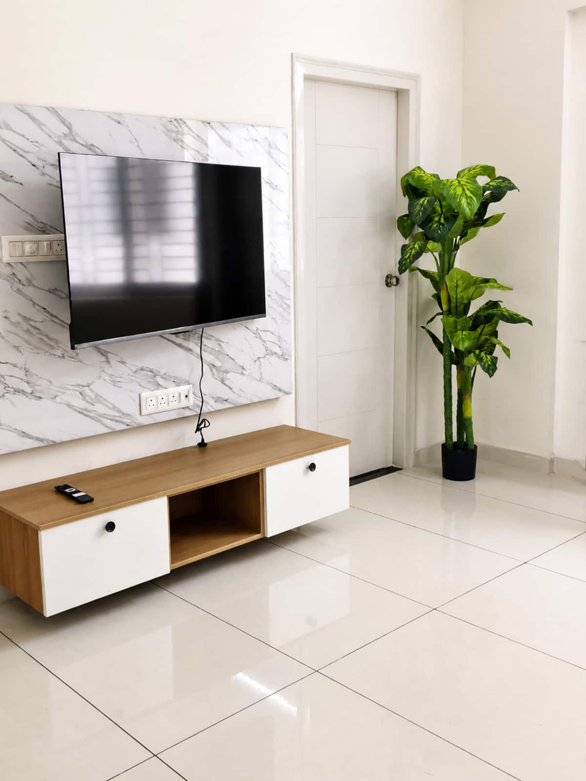 Living room image 6