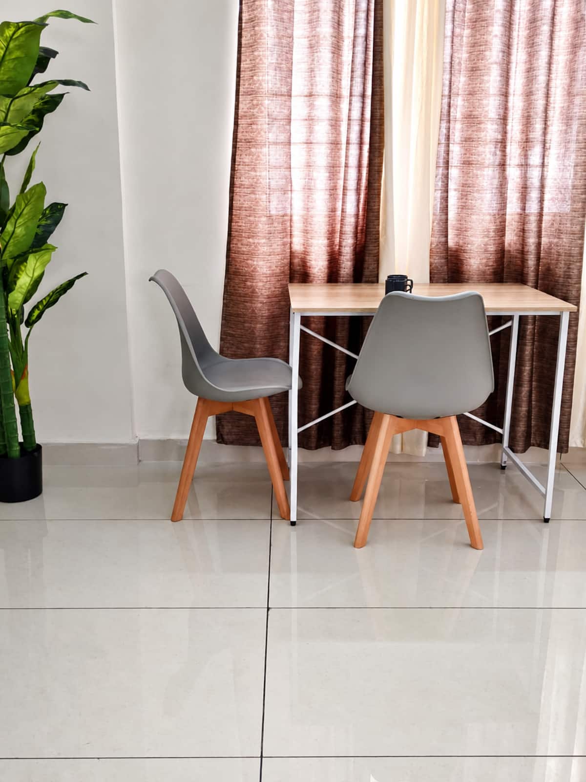Dining area image 2