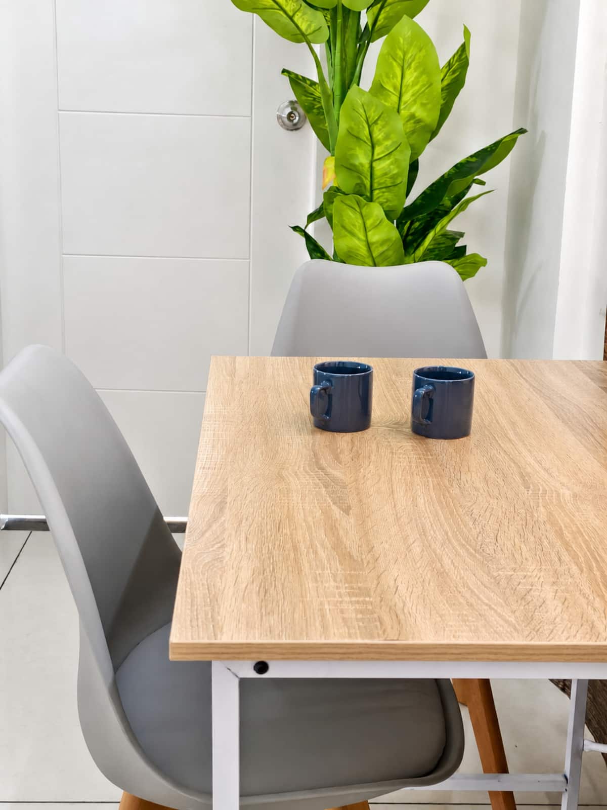 Dining area image 1