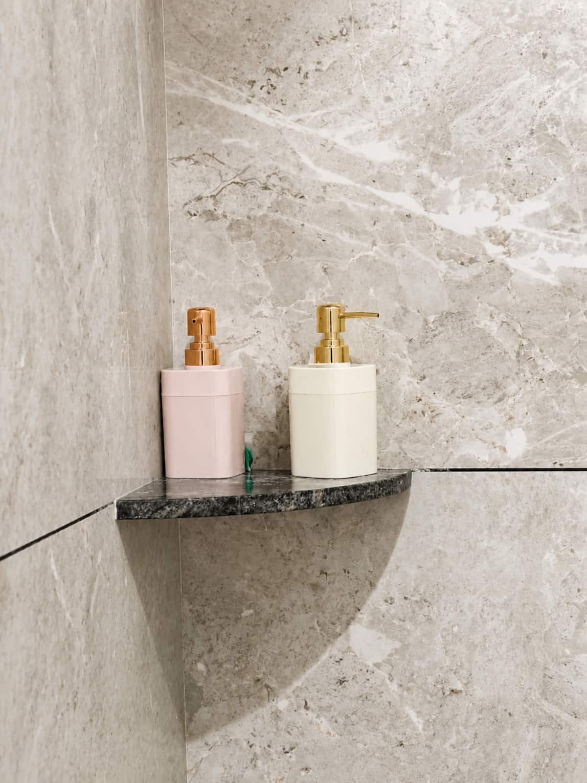 Full bathroom 1 image 3