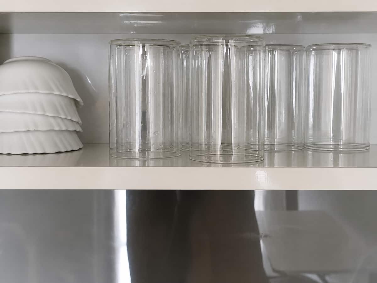 Kitchenette image 8
