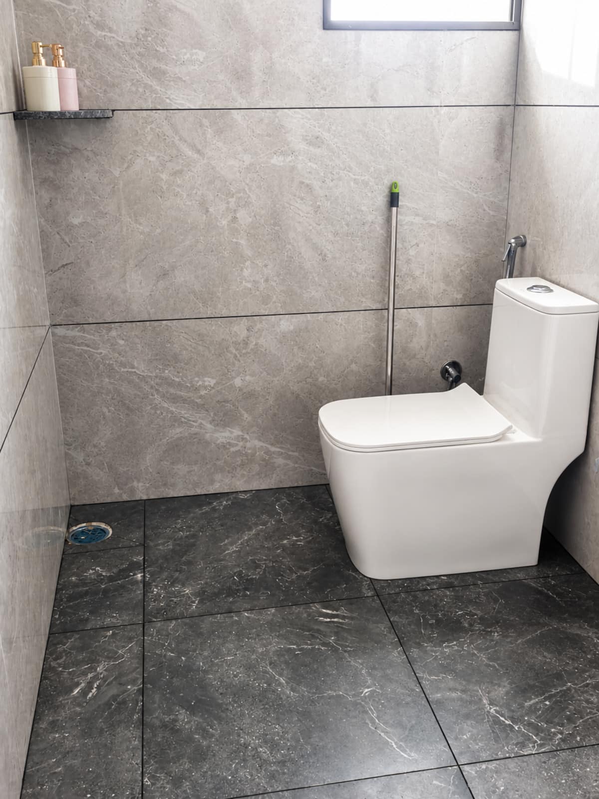 Full bathroom 1 image 5