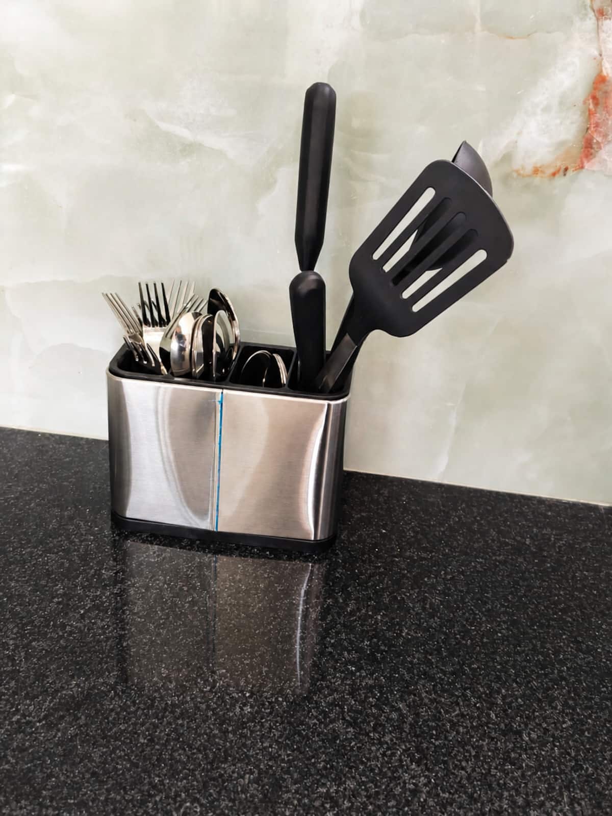 Kitchenette image 14