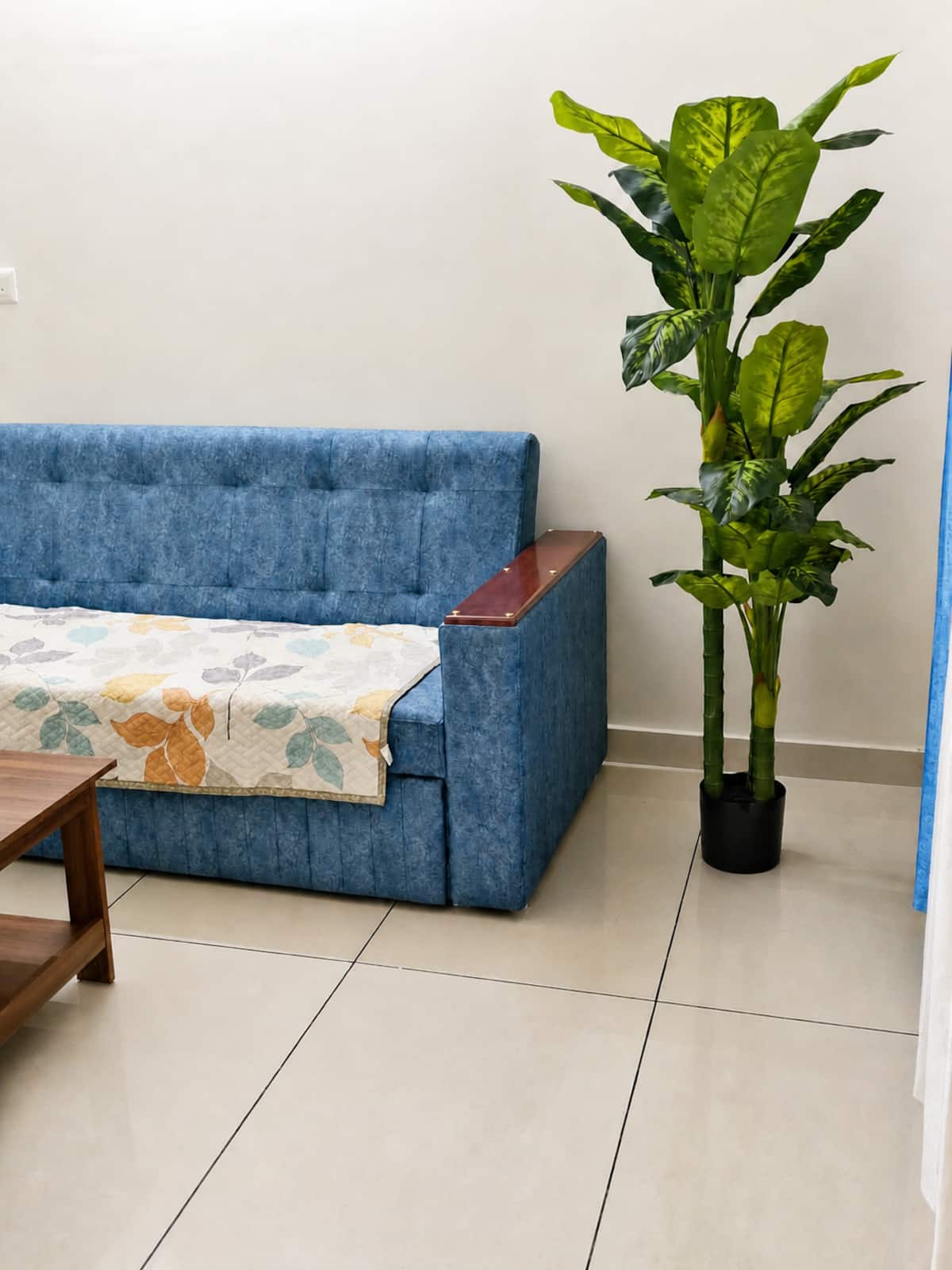 Living room image 8