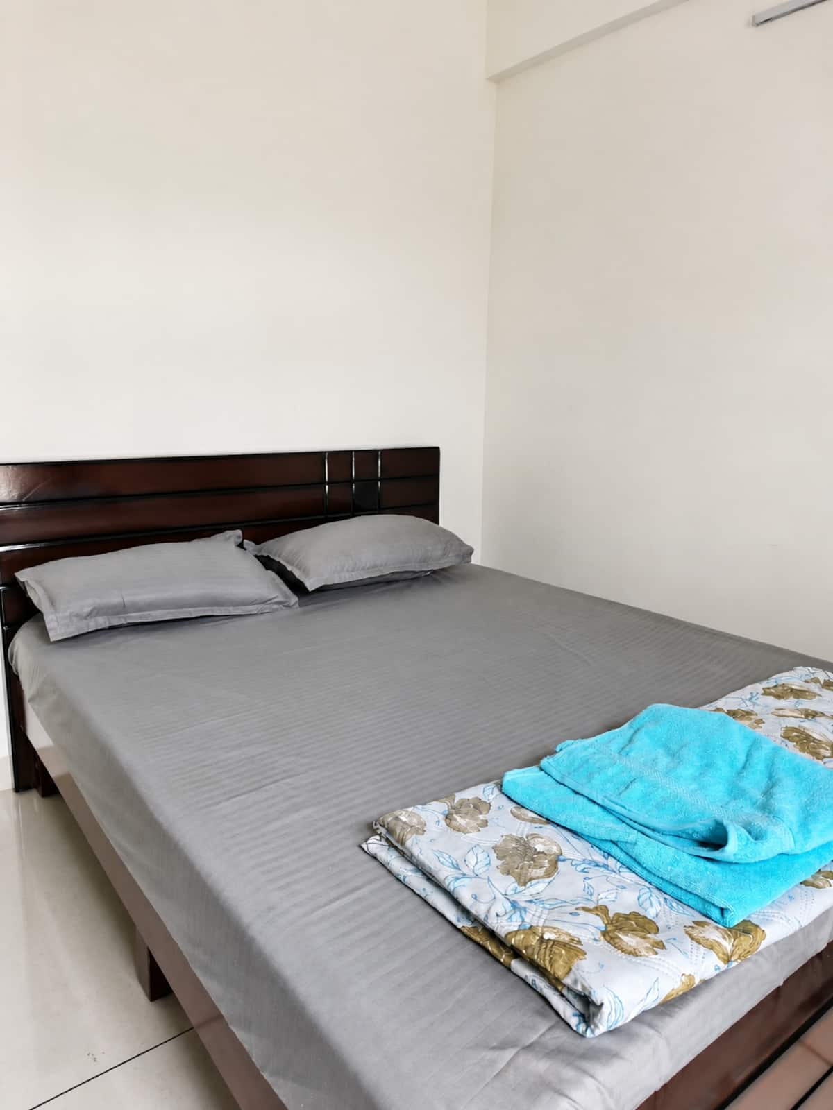 Bedroom 2 image 2