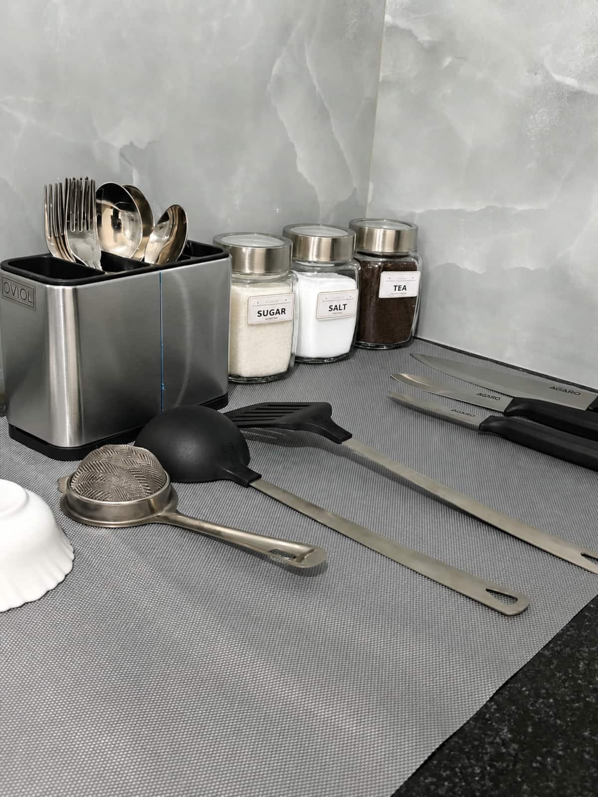 Kitchenette image 10