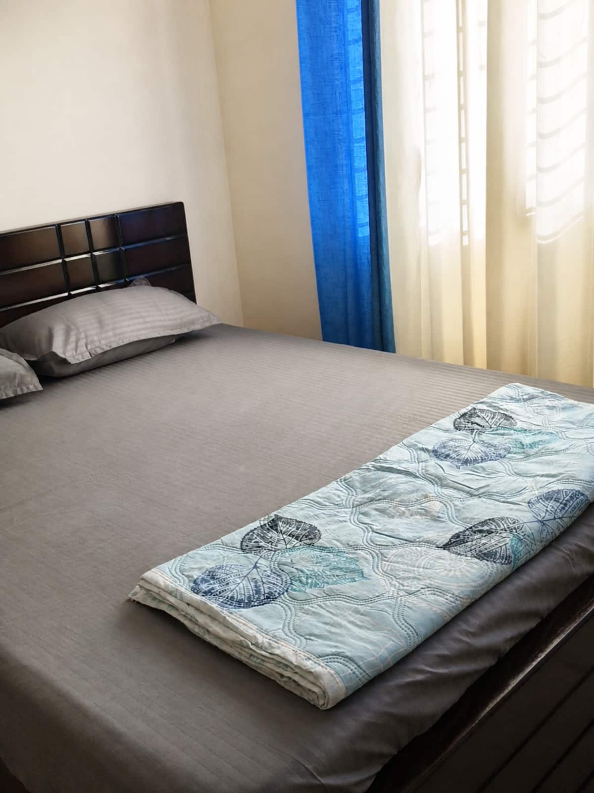 Bedroom 1 image 2