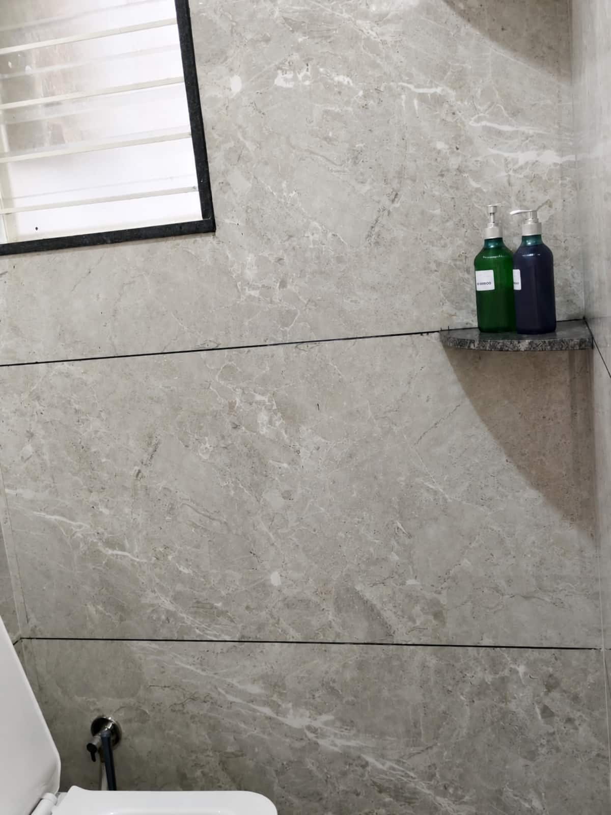 Full bathroom 1 image 5