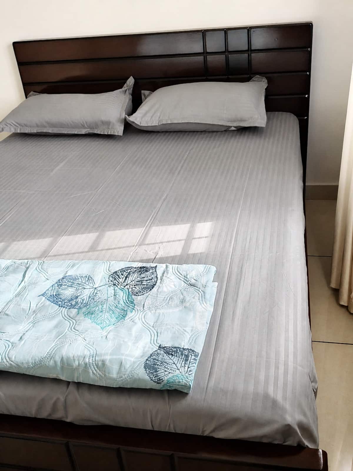 Bedroom 1 image 5