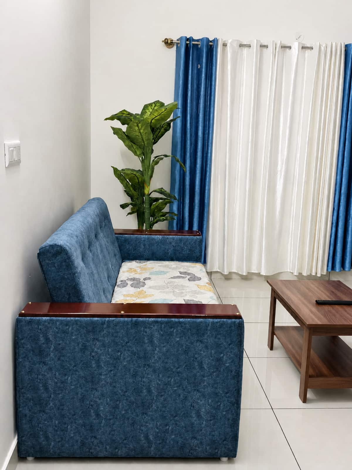 Living room image 3