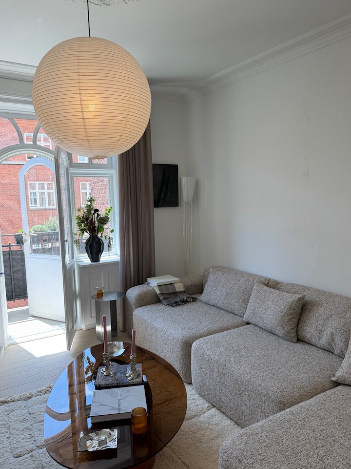 Bright And Authentic Apartment In Frederiksberg - Copenhagen
