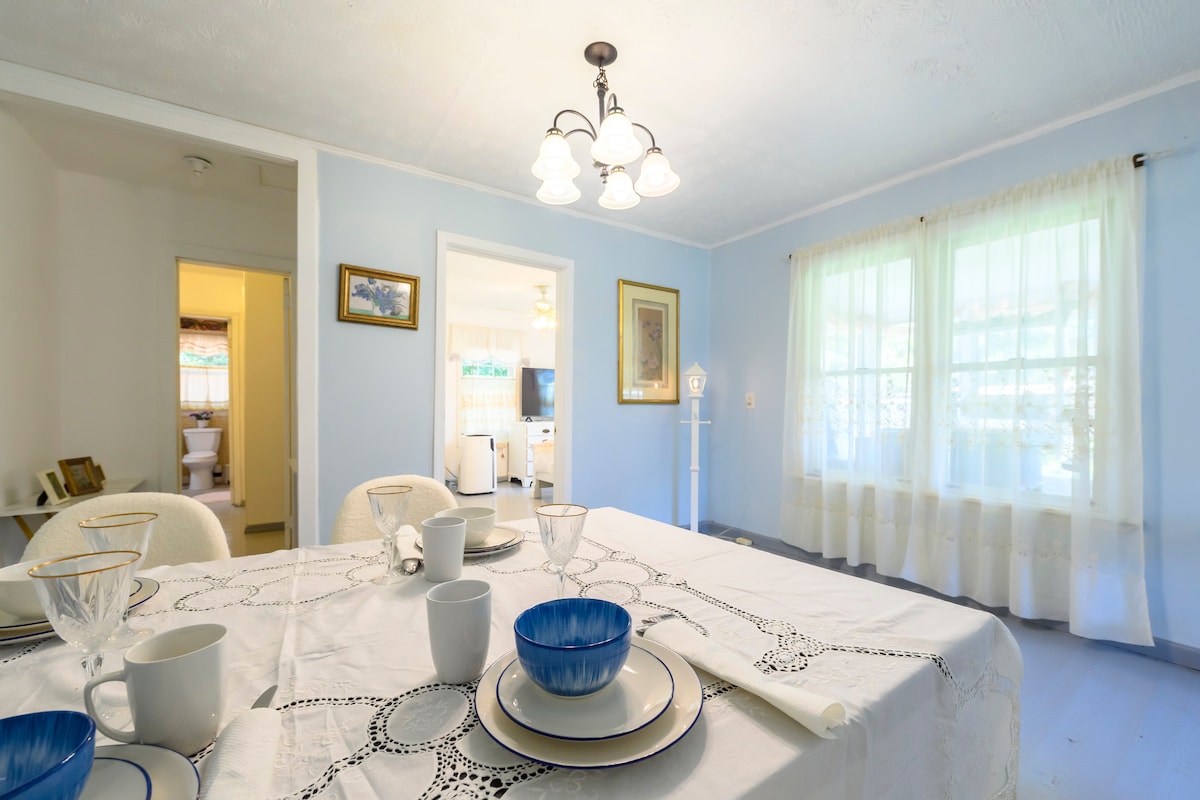 Warm house near mall of GA ,King bed ,Middle rent