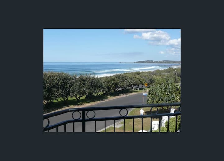 Three Bedroom Ocean View Top Floor Apartment - Yamba