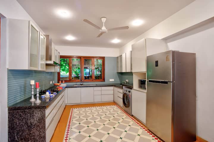 Full kitchen image 3
