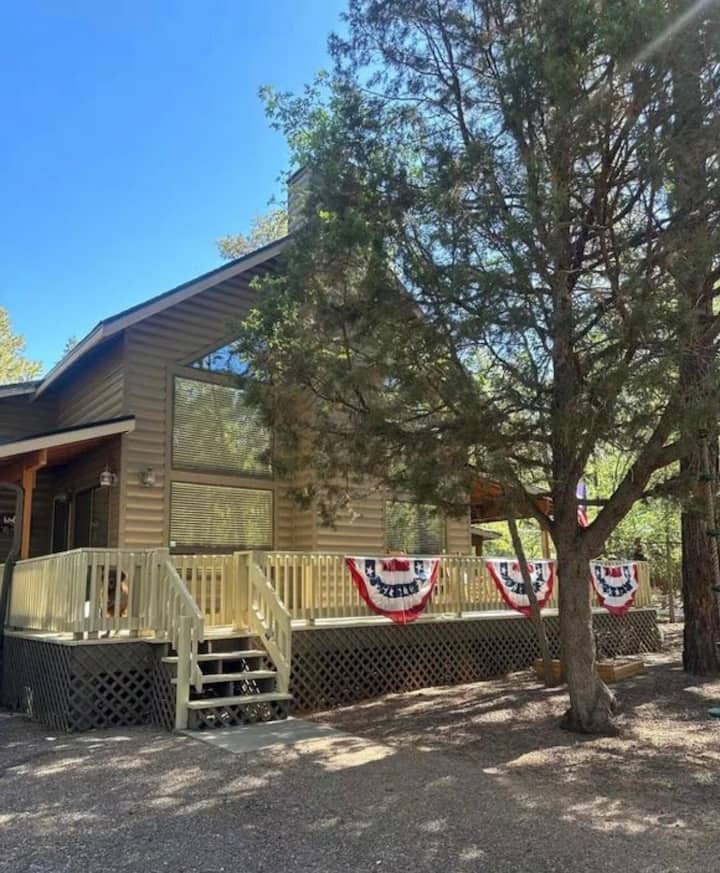 Paradise In The Pines | Cabin Retreat + Hot Tub - Pinetop-Lakeside, AZ