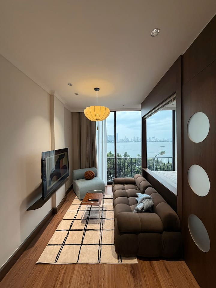 Full Westlake View | Large Windows | Modern Apt - Vietnam