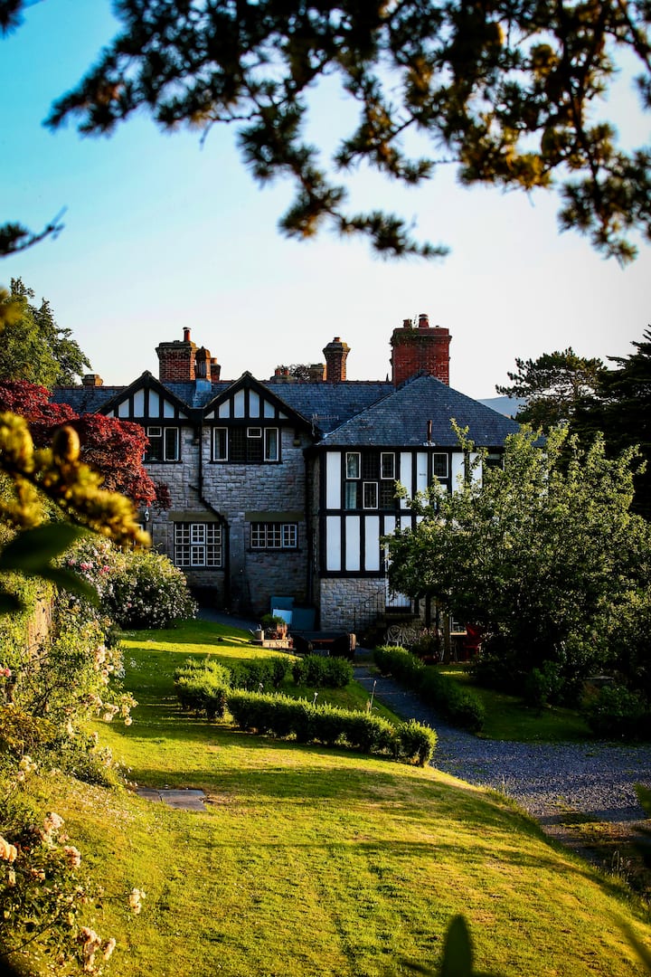 Penrhyd Hall - Historic Manor In Snowdonia - Conwy