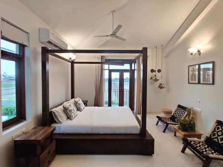 Bedroom 1 image 2