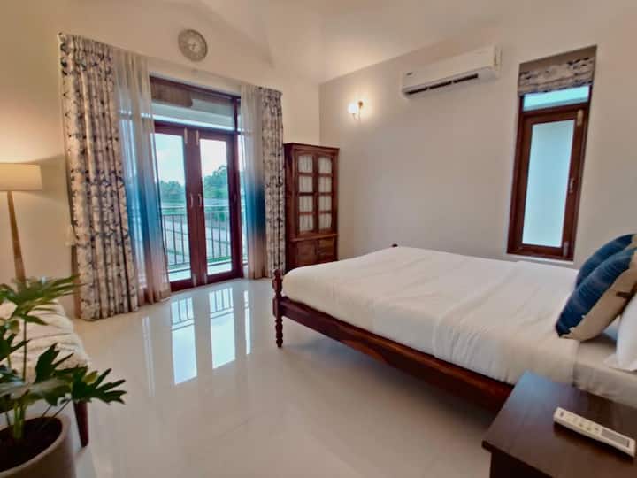 Bedroom 2 image 1