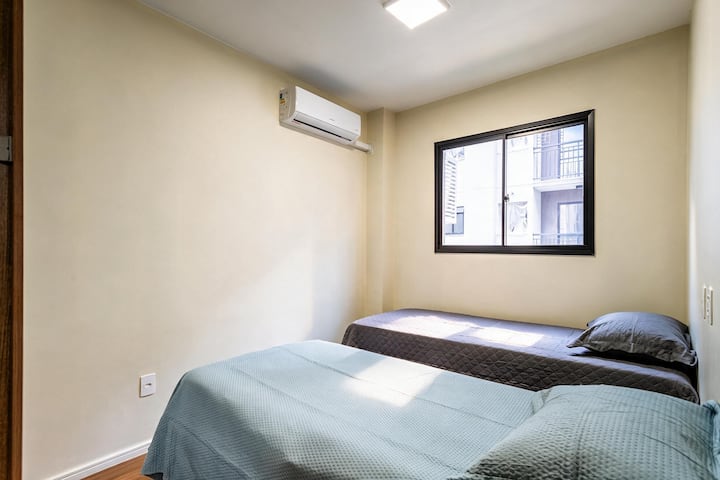 Chambre confortable et climatisée pour des nuits de sommeil réparatrices