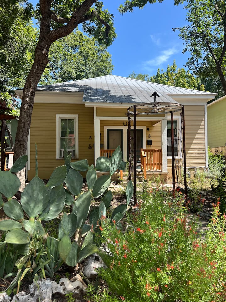 Barry's Eastside Bungalow - Austin, TX