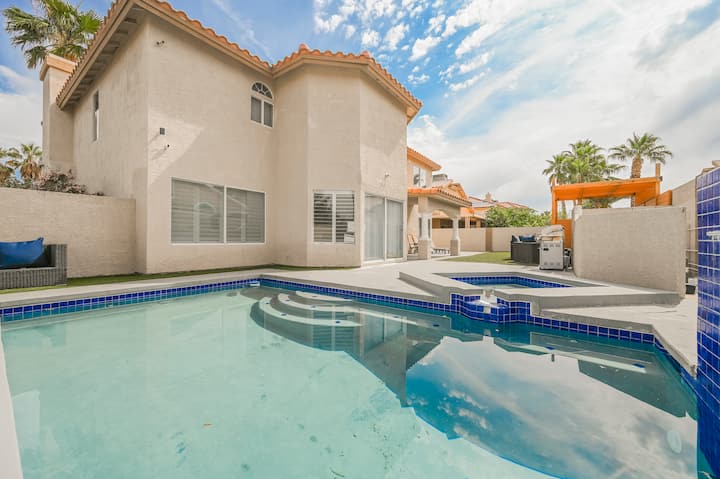 Ka* Spacious 6br Home W/ Pool, Bbq & Pool Table - Las Vegas, NV