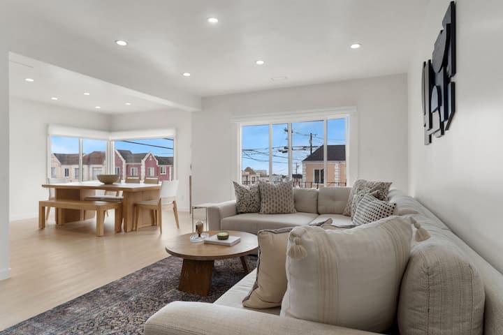 Sunlit Modern Home In Sf | Near Beach & Gg Park - San Francisco, CA