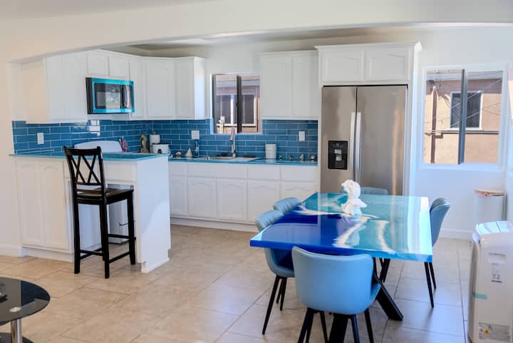 Remodeled North Long Beach Apartment - Long Beach, CA
