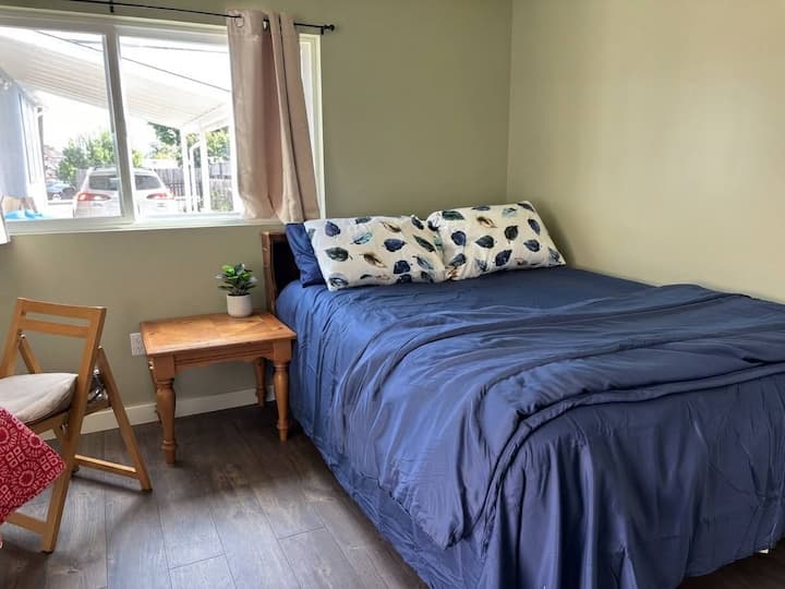 Private Studio Retreat Near Bart & Union Landing - Hayward, CA