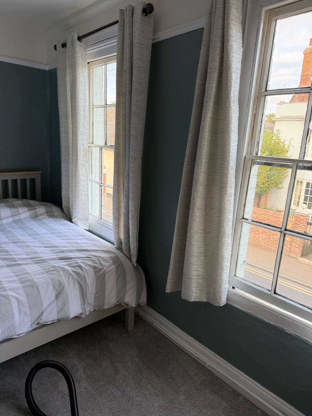 Graham Greene Room - Crown Restwell Rooms
