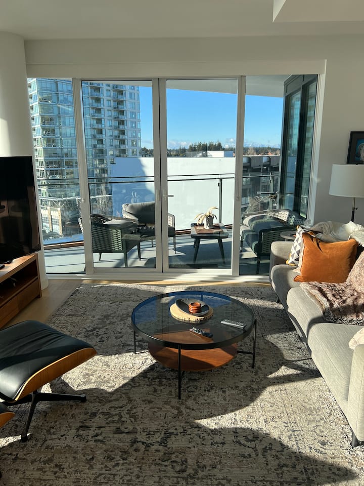 Ocean View Luxury 2 Bed 3 Bath White Rock Condo - White Rock