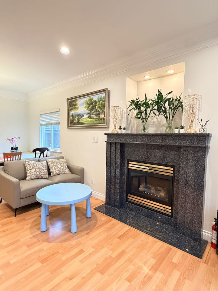 Spacious 5br Home | 2 Suites | Near Dt & Transit - North Vancouver