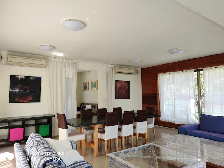 Dining area image 1