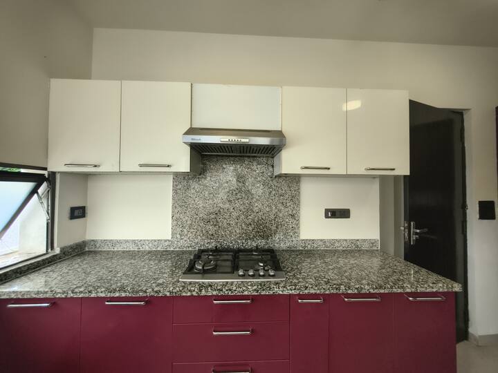 Full kitchen image 3