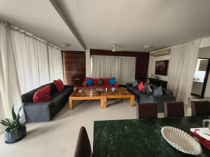 Living room image 3