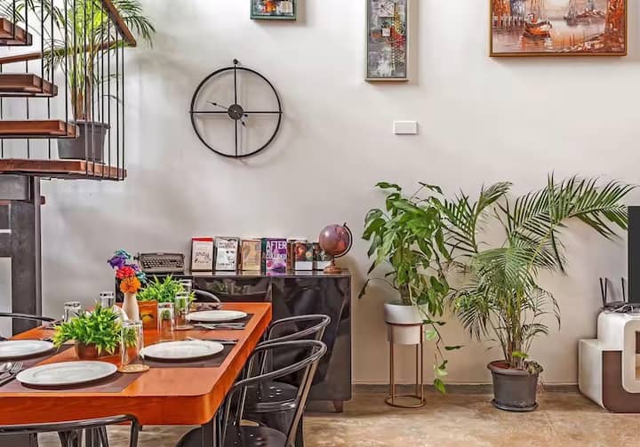 Dining area image 3