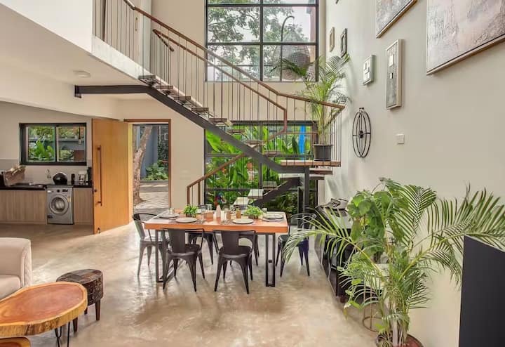Dining area image 2