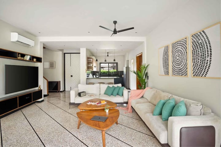 Living room image 2