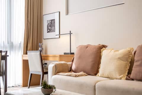 Top performing Airbnb: Matta Stylish 2BR | Walk to Westfield & CBD in Parramatta