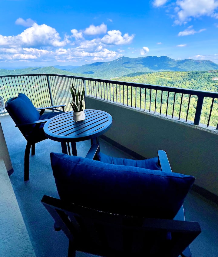 What A View! Top Of Sugar Mtn Hike/pool/hot Tub! - Sugar Mountain, NC